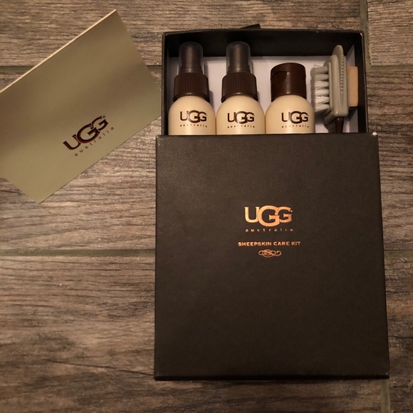 UGG Shoes - UGG Sheepskin Care Kit